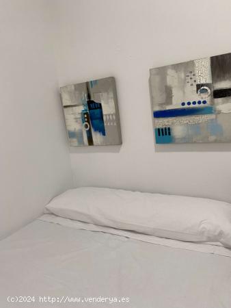  Dormitorio acogedor en apartamento de 3 dormitorios en Sevilla - SEVILLA 