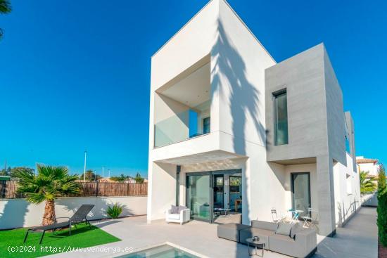  ¡¡LLAVE EN MANO!! Preciosa Villa a 300m de la playa en El Pinet, Alicante, Costa Blanca - ALICANTE 