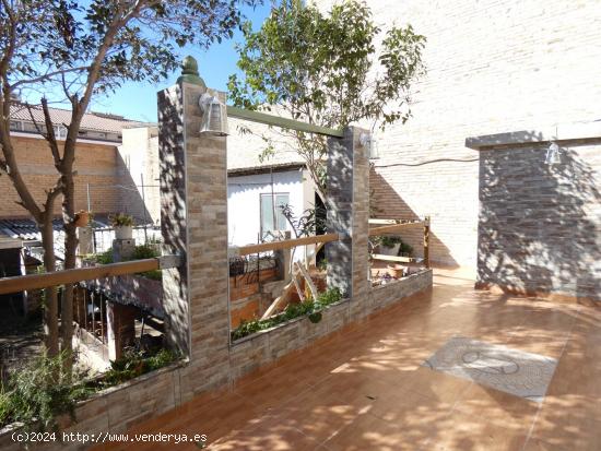  Casa en Poble Sec para entrar a vivir con jardín por 296000 Eur - BARCELONA 