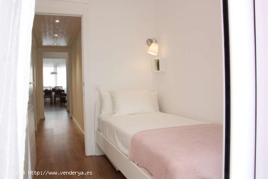  Se alquila habitación en piso de 3 habitaciones en Sant Joan Despí - BARCELONA 