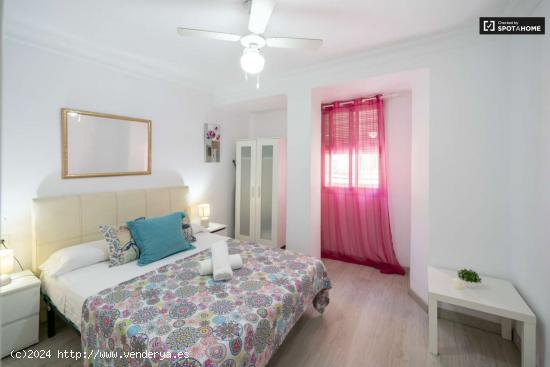  Alquiler de habitaciones en piso de 3 dormitorios en alquiler en El Cabanyal, Valencia - VALENCIA 