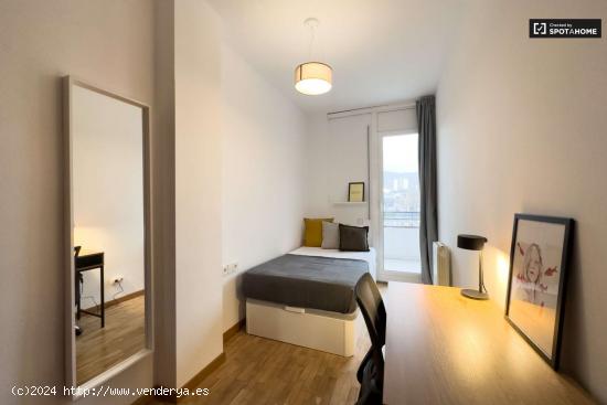  Alquiler de habitaciones en piso de 6 habitaciones en Les Corts - BARCELONA 