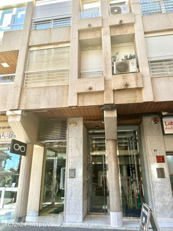  ¡Amplio y espacioso piso en venta en pleno centro de Torrevieja! - ALICANTE 