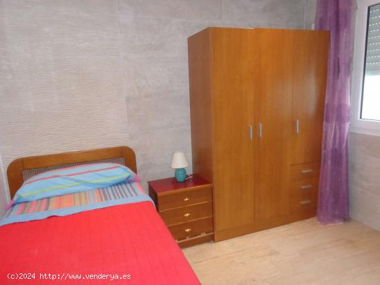  Alquiler de habitaciones en apartamento de 3 habitaciones en Puertochico - CANTABRIA 
