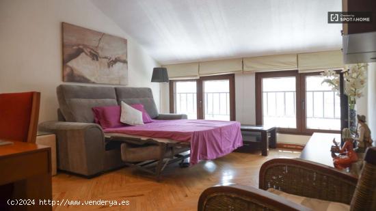  Alquiler de habitaciones en piso de 5 habitaciones en Fuente Del Berro - MADRID 