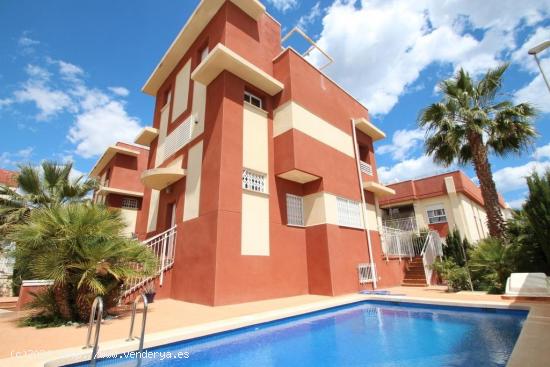  Villa independiente con piscina privada en Lomas de Cabo Roig - ALICANTE 