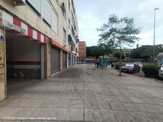  Garaje cerrado e independiente en Nueva Andalucía - ALMERIA 