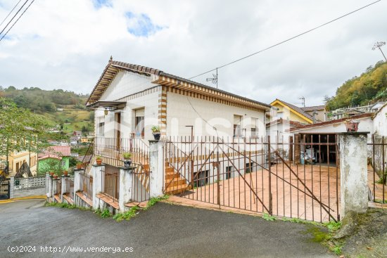  Casa en venta de 190 m² Avenida Aldea Arriondo, 33600 Mieres (Asturias) 
