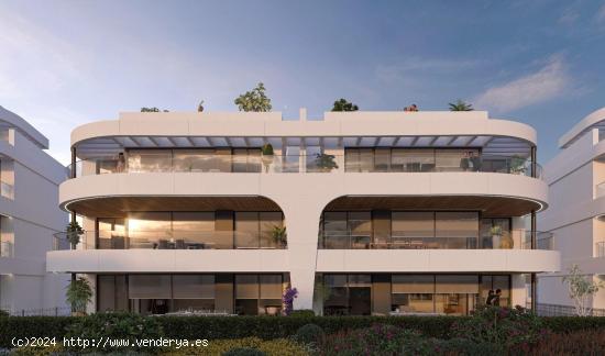  Apartamento planta baja de 3 dormitorios y 3 baños con jardín. Atalaya Golf, Estepona - MALAGA 