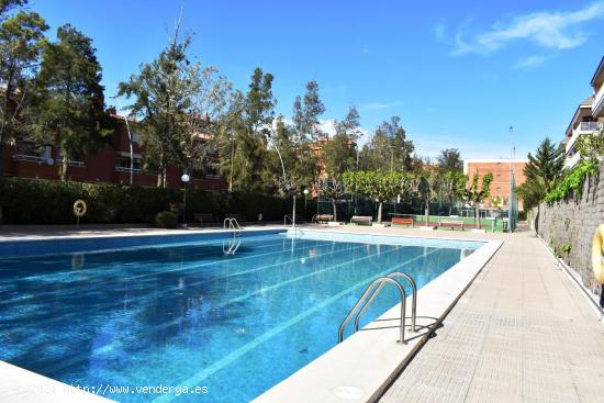  SPACIOUS APARTMENT + PARKING AND POOL IN CASTELLDEFELS - CANYARS AREA - BARCELONA 