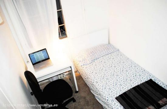  Se alquila habitación en piso de 4 habitaciones en Chamartín - MADRID 
