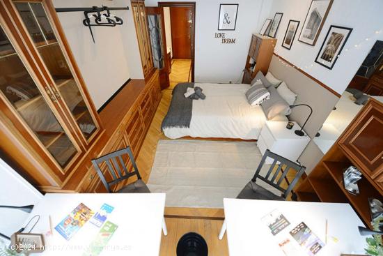  Se alquila habitación en piso de 5 dormitorios en Deusto, Bilbao - VIZCAYA 