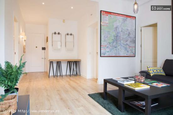  Se alquila apartamento de 4 habitaciones en Almagro - MADRID 