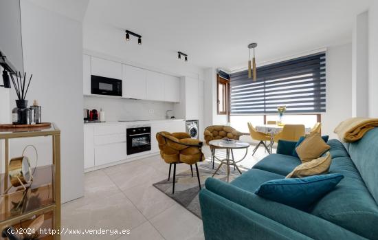  Apartamento seminuevo del 2021 a un paso de la playa - ALICANTE 
