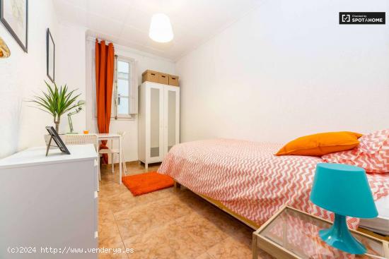  Alojamiento con cómoda en piso compartido, Eixample - VALENCIA 