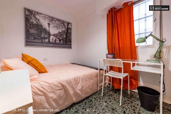 Acogedora habitación con cama individual en alquiler en Quatre Carreres - VALENCIA 