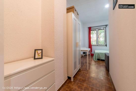  Encantadora habitación con cama doble en alquiler en Quatre Carreres - VALENCIA 