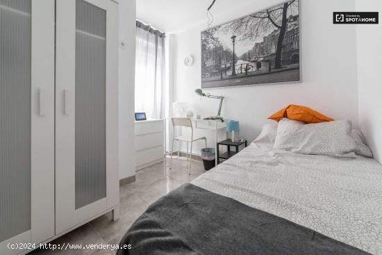  Cómoda habitación en alquiler, apartamento de 4 dormitorios, Rascanya - VALENCIA 