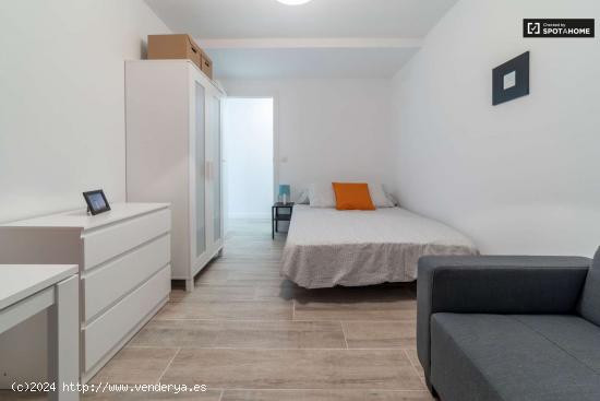  Habitación moderna en apartamento de 4 dormitorios en Benimaclet - VALENCIA 