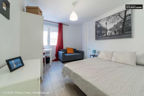  Amplia habitación en un apartamento de 4 dormitorios en Benimaclet - VALENCIA 