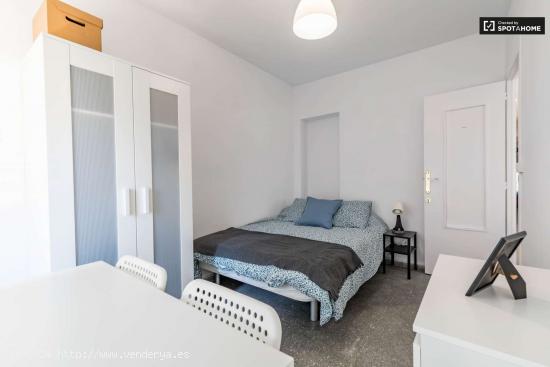  Acogedora habitación en alquiler en apartamento de 5 dormitorios en El Pla del Real - VALENCIA 
