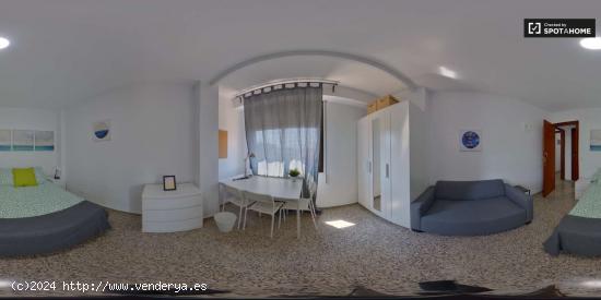  Se alquila habitación en piso de 5 habitaciones en Benicalap - VALENCIA 
