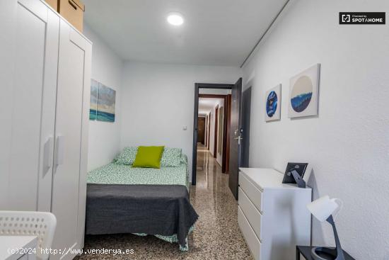  Se alquila habitación en piso de 5 habitaciones en Benicalap - VALENCIA 