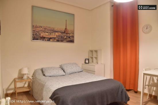  Alquiler de habitaciones en piso de 6 habitaciones en Valencia - VALENCIA 