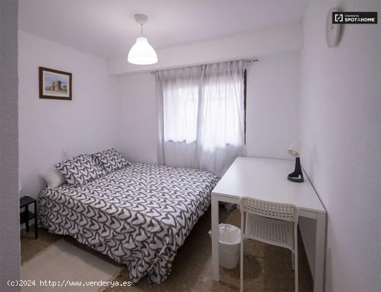  Alquiler de habitaciones en piso de 5 habitaciones en Aiora - VALENCIA 