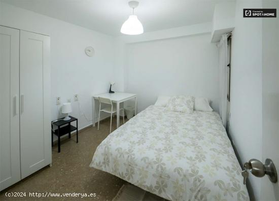  Alquiler de habitaciones en piso de 5 habitaciones en Aiora - VALENCIA 