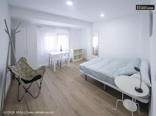  Alquiler de habitaciones en piso de 4 habitaciones en Nou Moles - VALENCIA 