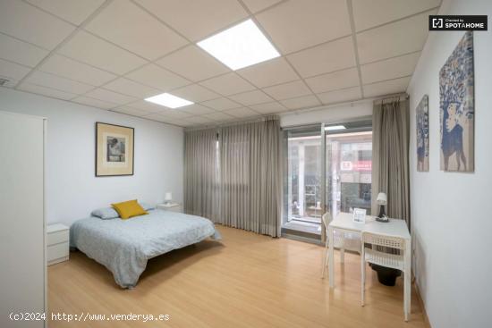  Alquiler de habitaciones en piso de 8 habitaciones en Sant Francesc - VALENCIA 
