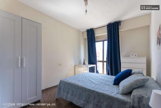  Se alquilan habitaciones en piso de 4 habitaciones en Mestalla - VALENCIA 
