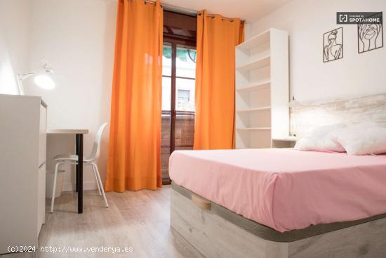  Se alquila habitación en piso de 5 habitaciones en Carabanchel - MADRID 