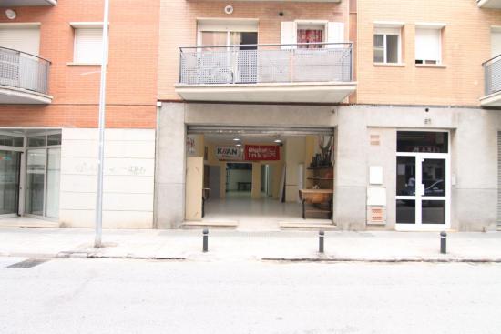  Local de 81 m2 a pie de calle con puerta automática - BARCELONA 