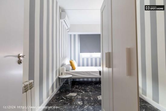  Elegante habitación en un apartamento de 8 dormitorios en Ciutat Vella - VALENCIA 