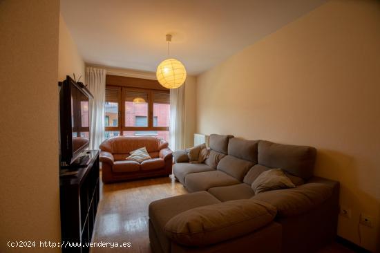 Venta de piso de dos dormitorios  con dos plaza de garaje y trastero en Villaviciosa-Asturias - ASTU 