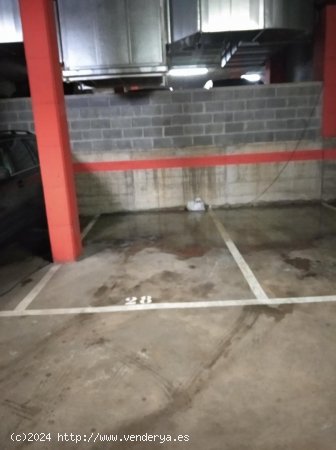  Plaza de aparcamiento en venta  en Girona - Girona 