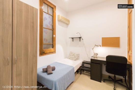  Alquiler de habitaciones en apartamento de 7 dormitorios en Barcelona - BARCELONA 