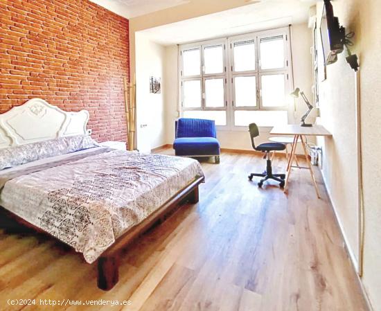  Se alquilan habitaciones en apartamento de 4 dormitorios en Alipark - ALICANTE 