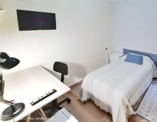  Se alquilan habitaciones en apartamento de 4 dormitorios en Alipark - ALICANTE 