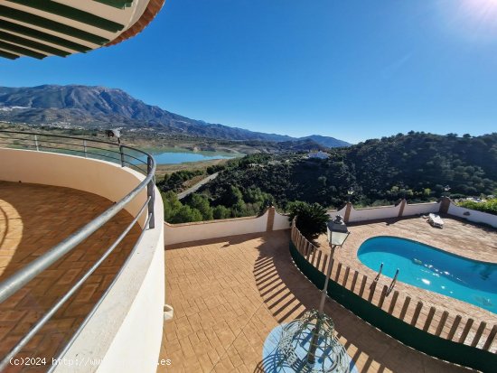  Villa en venta en Viñuela (Málaga) 
