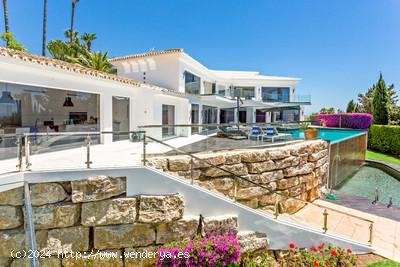  Villa en venta en Marbella (Málaga) 