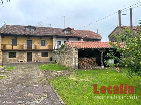  Casa / Chalet en venta en Corvera de Toranzo de 450 m2 