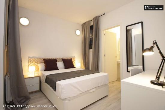  Habitación interior en apartamento de 6 dormitorios en Eixample Dreta - BARCELONA 