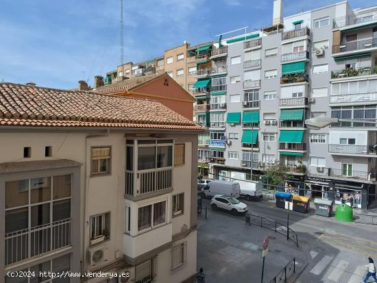  Alquiler piso Avenida Don Bosco - GRANADA 