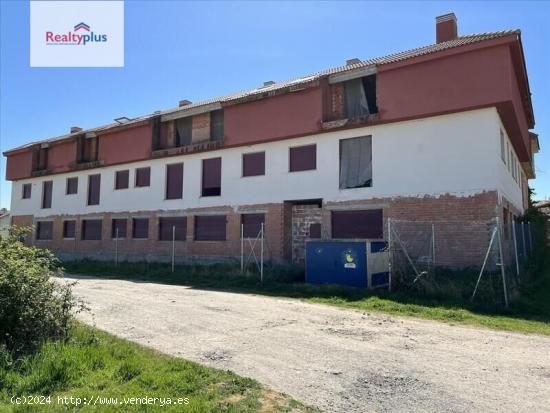  101- Promoción de chalets y garajes en construcción en La Higuera, Espirdo (Segovia) - SEGOVIA 