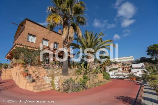  Chalet en venta de 231 m² Calle Montserrat, 08620 Sant Vicenç dels Horts (Barcelona) 
