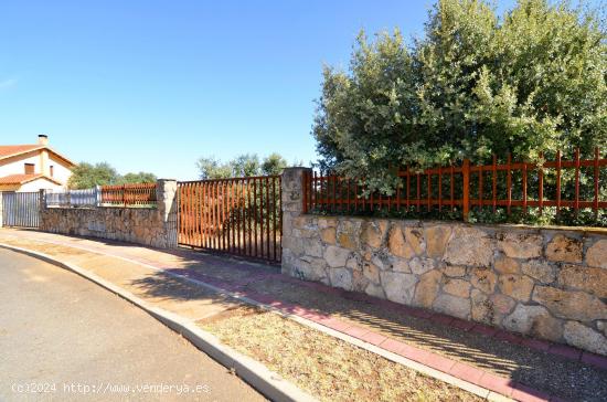  Urbis te ofrece una parcela en venta en Urbanización Oasis Golf, Carrascal de Barregas, Salamanca.  