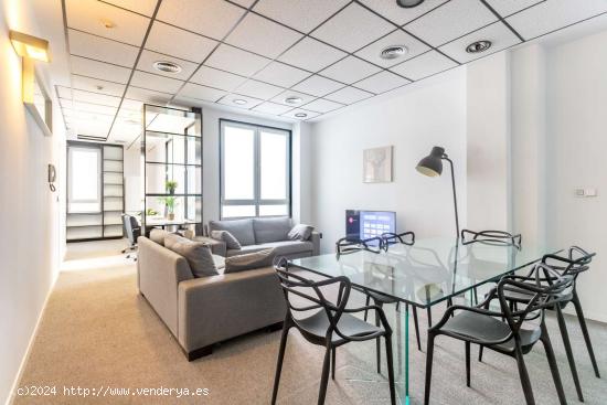  Apartamento de 3 dormitorios en alquiler en Ciutat Vella, Valencia - VALENCIA 